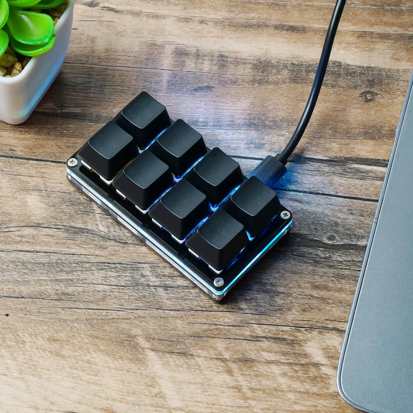 RGB Mini Keypad with 8 Programmable Keys - Custom Mechanical Gaming Keyboard